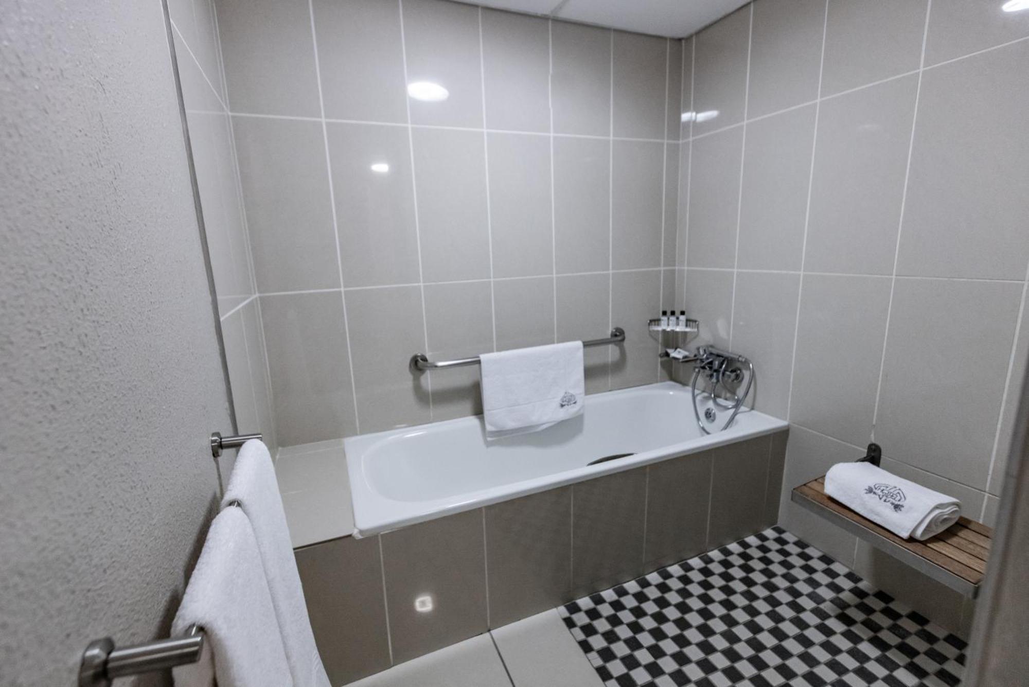 Hotel 247 @ White River Luaran gambar