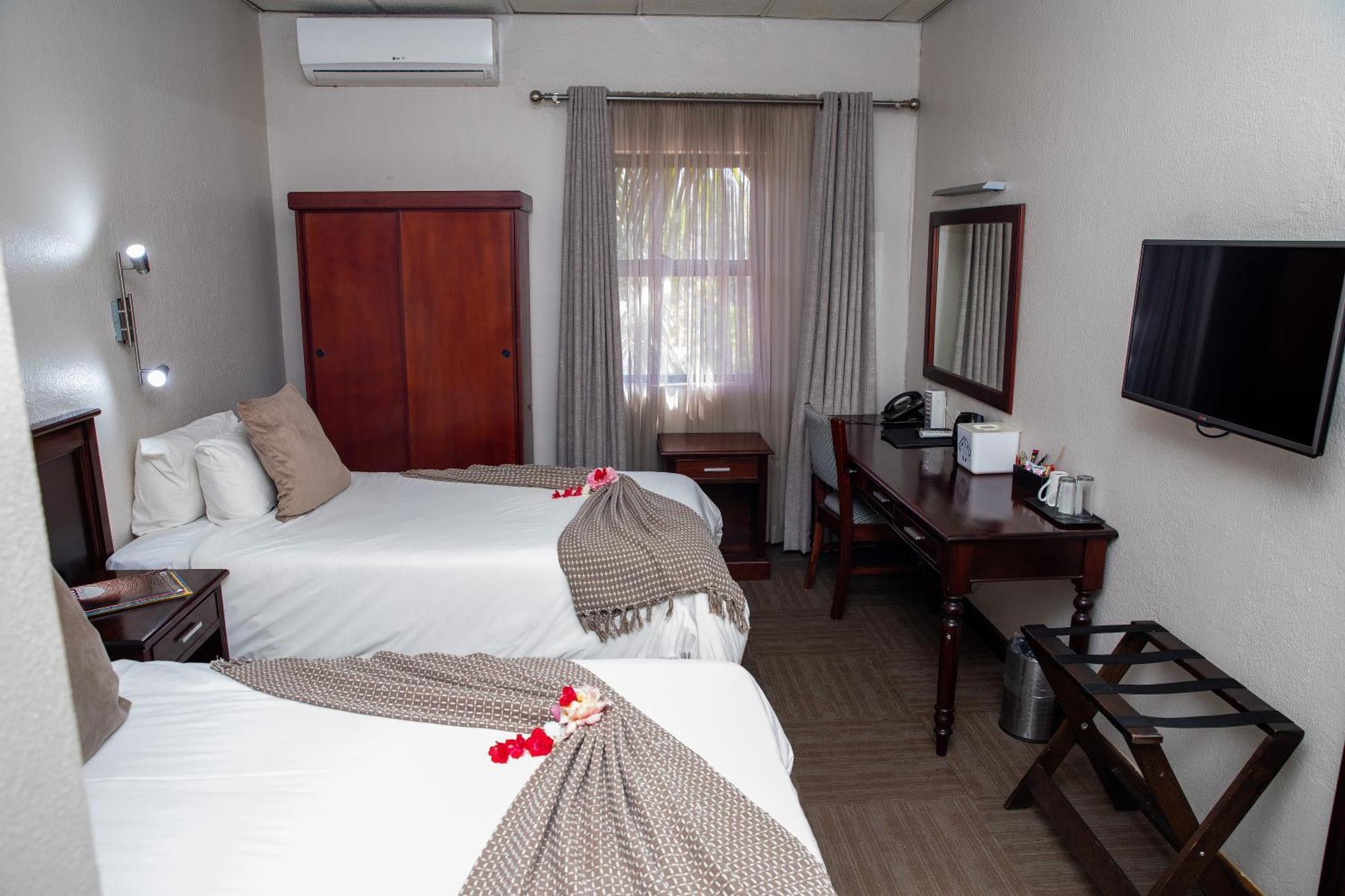 Hotel 247 @ White River Luaran gambar